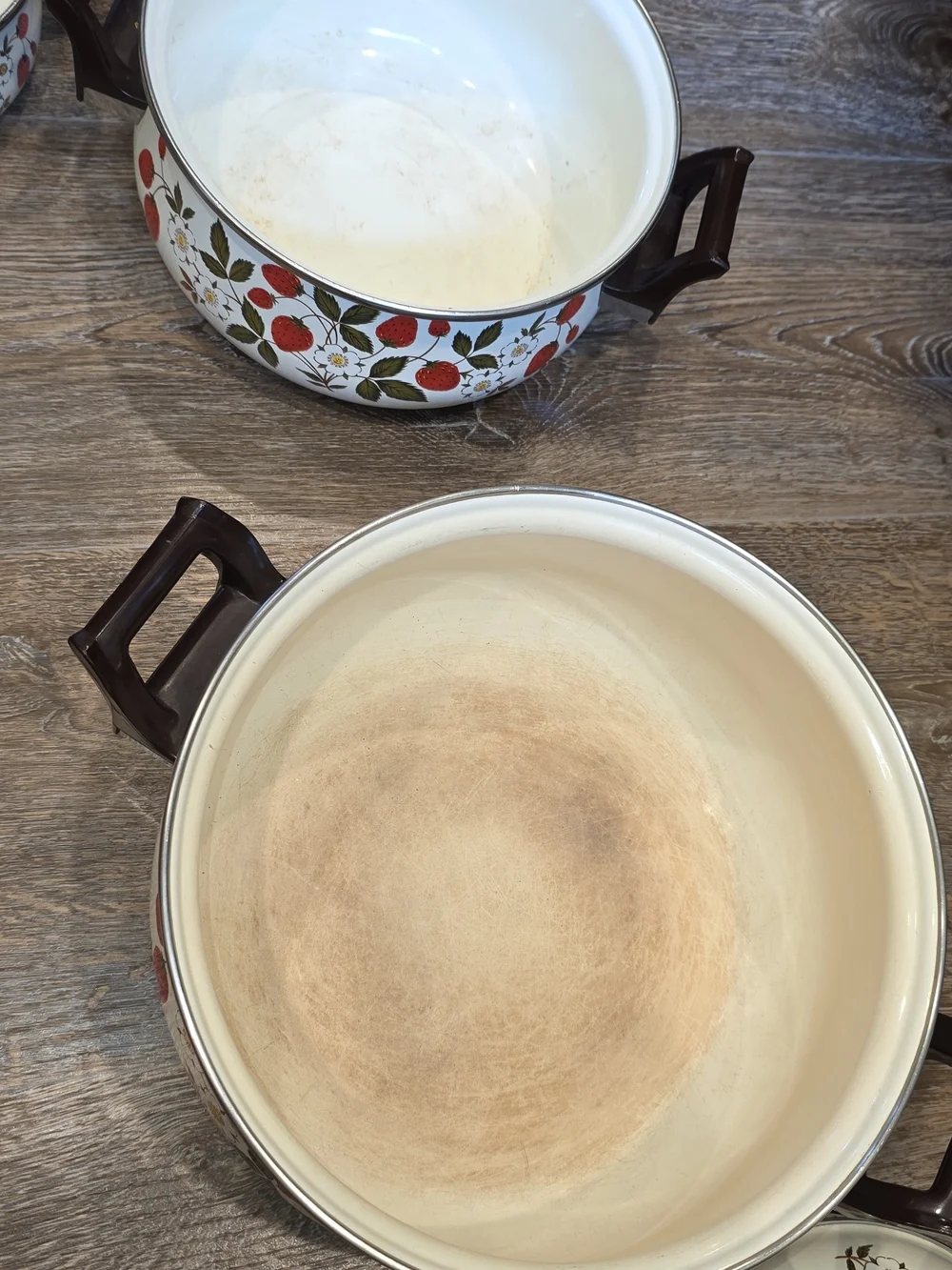 Sheffield Classic Strawberry Enamel Saucepan Set Vintage With Lids